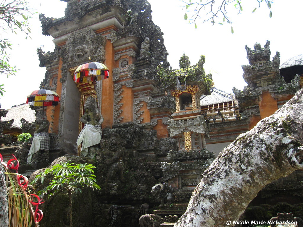 Pura Taman Saraswati