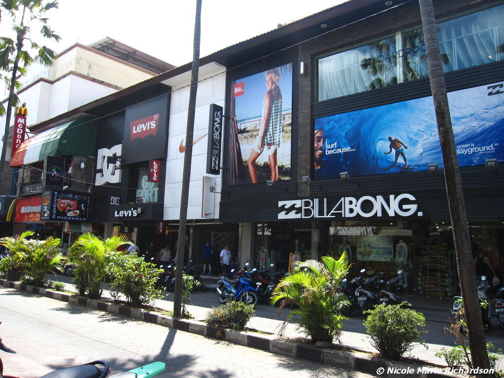 Shops in Kuta