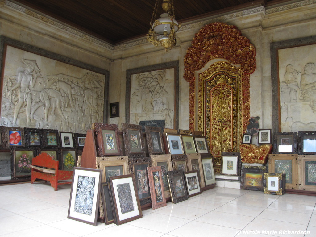 Art shops in Ubud